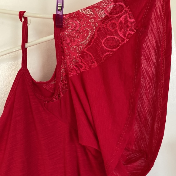 Torrid dark pink off shoulder lace top. Size 2 - Picture 3 of 7
